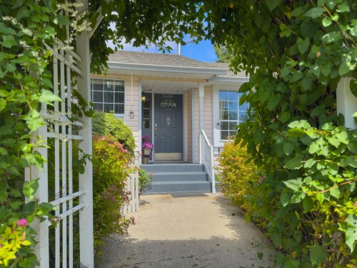 5461 Carnaby Place, Sechelt, BC 