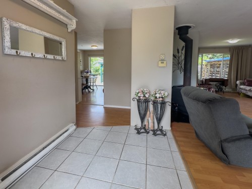 5461 Carnaby Place, Sechelt, BC 