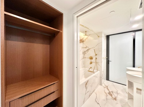 1033 Nelson Street, Vancouver, BC 