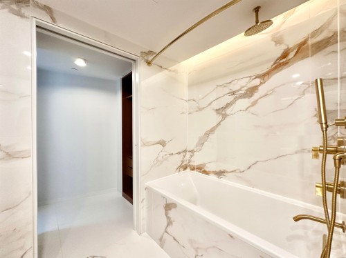 1033 Nelson Street, Vancouver, BC 
