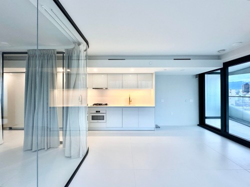 1033 Nelson Street, Vancouver, BC 