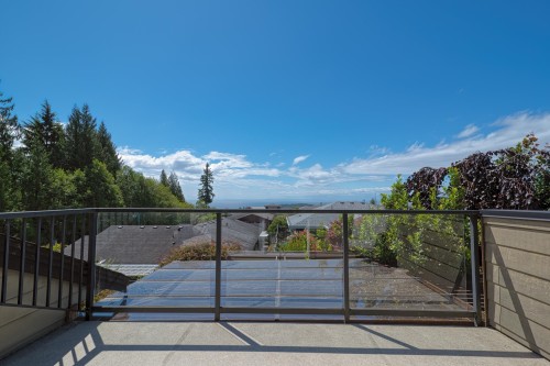 5631 Page Road, Sechelt, BC 