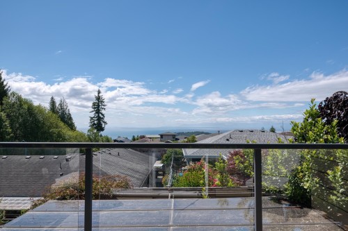 5631 Page Road, Sechelt, BC 