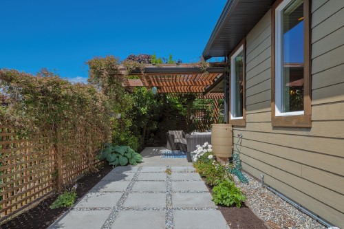5631 Page Road, Sechelt, BC 