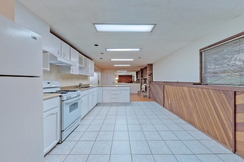 768 Como Lake Avenue, Coquitlam, BC 