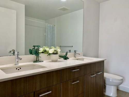 2701-2955 Atlantic Avenue, Coquitlam, BC - Indoor Photo Showing Bathroom