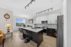 17-11176 Gilker Hill Road Maple Ridge, BC V2W 0G5