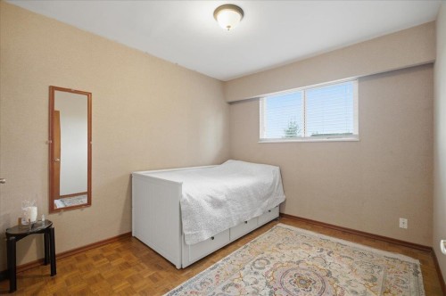 2206 Pinecrest Avenue, Coquitlam, BC 
