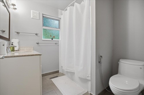 2206 Pinecrest Avenue, Coquitlam, BC 