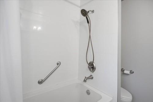 2206 Pinecrest Avenue, Coquitlam, BC 
