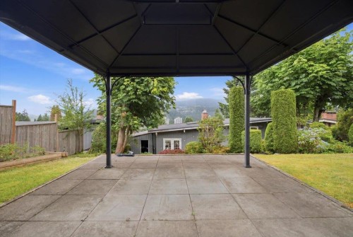 2206 Pinecrest Avenue, Coquitlam, BC 