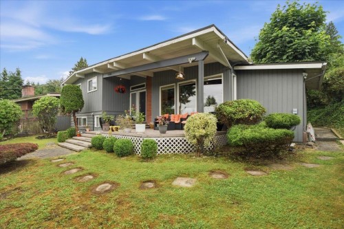 2206 Pinecrest Avenue, Coquitlam, BC 