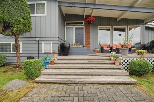 2206 Pinecrest Avenue, Coquitlam, BC 
