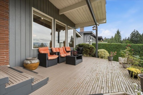 2206 Pinecrest Avenue, Coquitlam, BC 