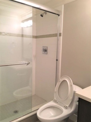 422 6Th Street, North Vancouver, BC 