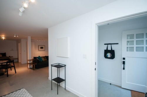 2-563 Union Street , Vancouver, BC V6A 2B7 3