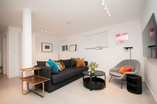 2-563 Union Street , Vancouver, BC V6A 2B7 5