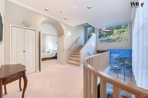 2975 Marine Drive, West Vancouver, BC 