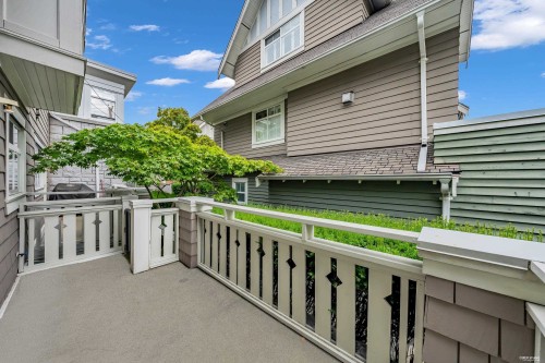 2459 39Th Avenue W, Vancouver, BC 