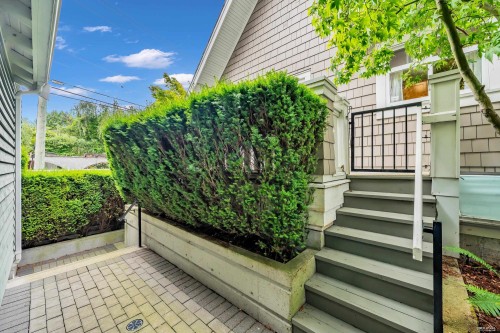 2459 39Th Avenue W, Vancouver, BC 