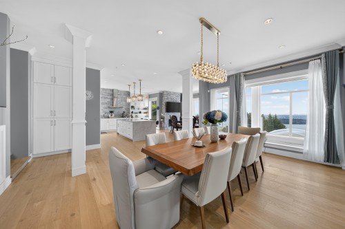 1572 Chippendale Court, West Vancouver, BC 