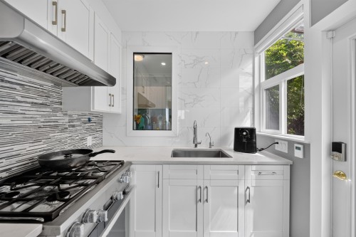 1572 Chippendale Court, West Vancouver, BC 