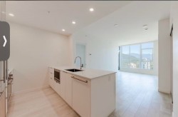 537 Cottonwood Avenue Coquitlam, BC V3J 0S4