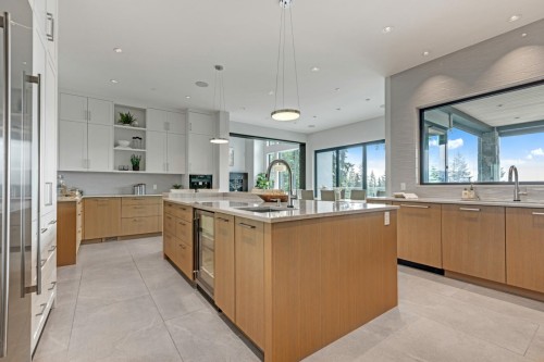 1450 Crystal Creek Drive, Anmore, BC 
