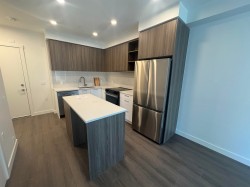 30X-82 1st Street New Westminster, BC V3L 0L8