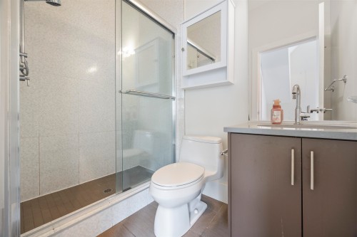 67 16Th Avenue E, Vancouver, BC 