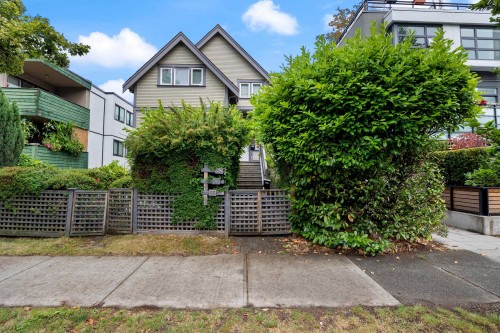 67 16Th Avenue E, Vancouver, BC 