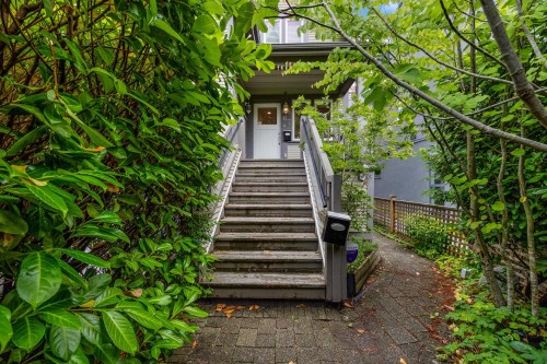 67 16Th Avenue E, Vancouver, BC 
