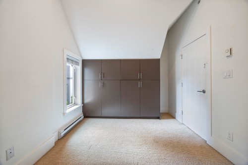 67 16Th Avenue E, Vancouver, BC 