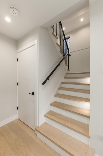 2939 15Th Avenue W, Vancouver, BC 