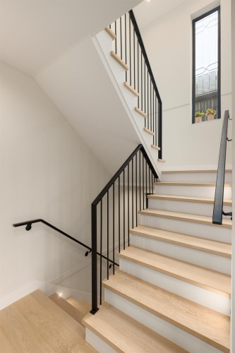 2939 15Th Avenue W, Vancouver, BC 