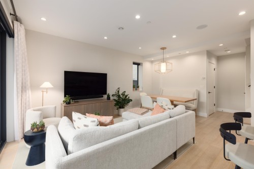 2939 15Th Avenue W, Vancouver, BC 