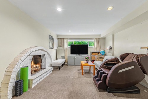 1684 Cornell Avenue, Coquitlam, BC 