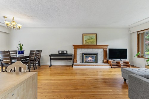 1684 Cornell Avenue, Coquitlam, BC 
