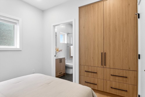 1-2741 7Th Avenue E, Vancouver, BC 