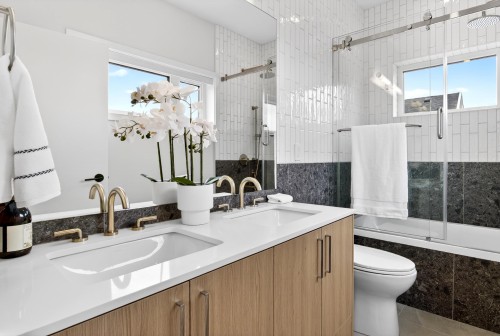 1-2741 7Th Avenue E, Vancouver, BC 