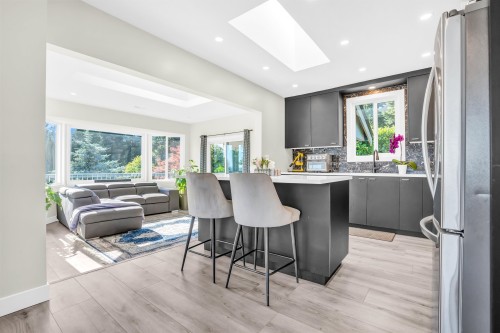 300 Balmoral Road W, North Vancouver, BC 