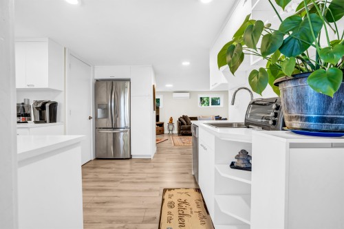 300 Balmoral Road W, North Vancouver, BC 