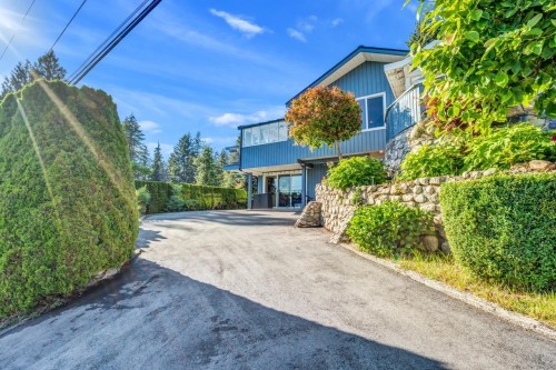300 Balmoral Road W, North Vancouver, BC 
