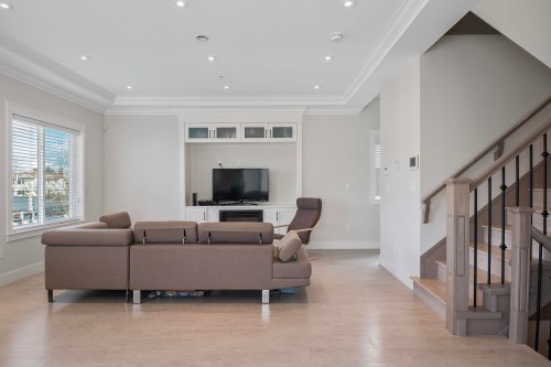 2627 41St Avenue E, Vancouver, BC 