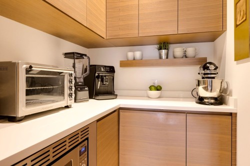 351 28Th Street W, North Vancouver, BC 