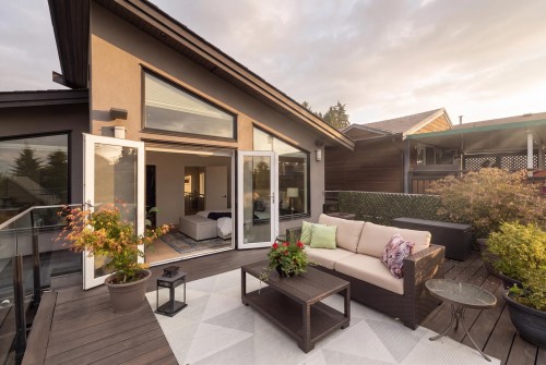 351 28Th Street W, North Vancouver, BC 
