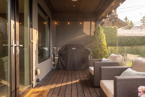 351 28Th Street W, North Vancouver, BC 