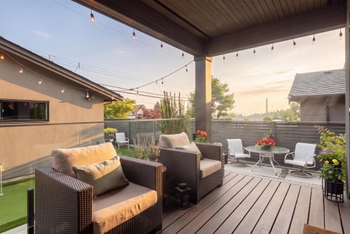 351 28Th Street W, North Vancouver, BC 