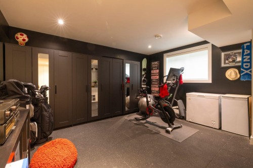 351 28Th Street W, North Vancouver, BC 