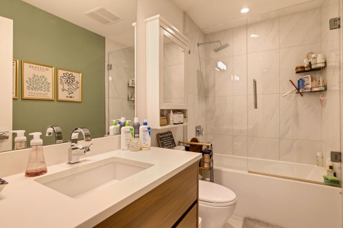 351 28Th Street W, North Vancouver, BC 